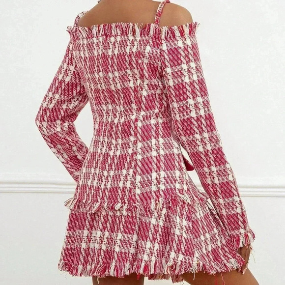 Red Elegant Women's Off-Shoulder Collar Raw Hem Detail Tweed Jacket And Skirt - Picture 2 of 5